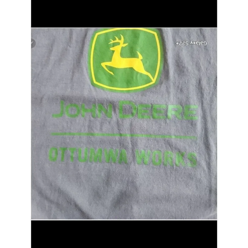Gray T shirt with John Deere Green and Yellow Logo Emblem - Picture 3 of 6